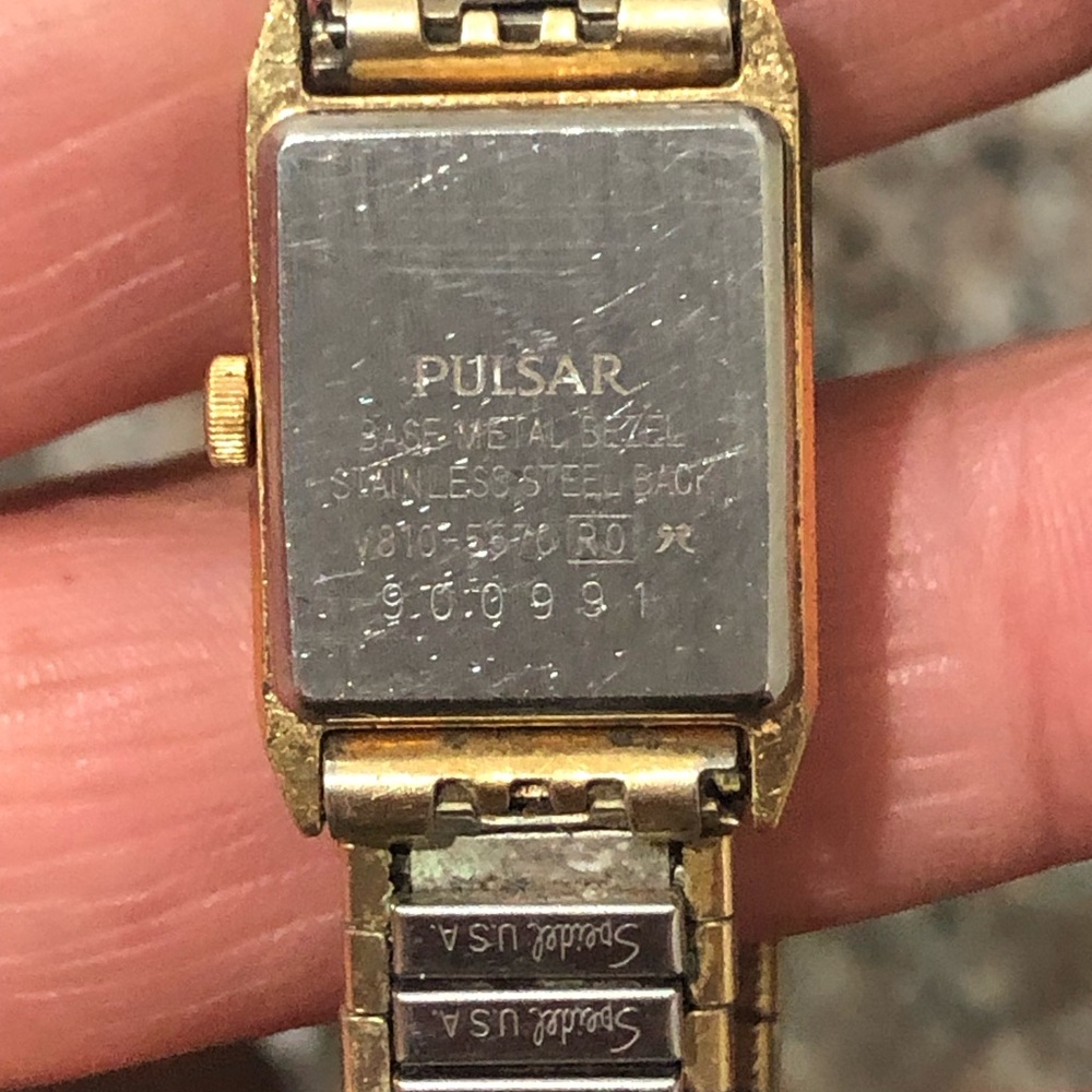 Pulsar Watch Good Working Condition Needs Battery - image 5
